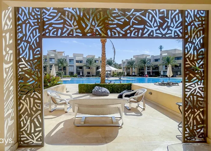 Ollystays - Walk To & Pool, Free Access, Mangroovy 2br ! Hurghada