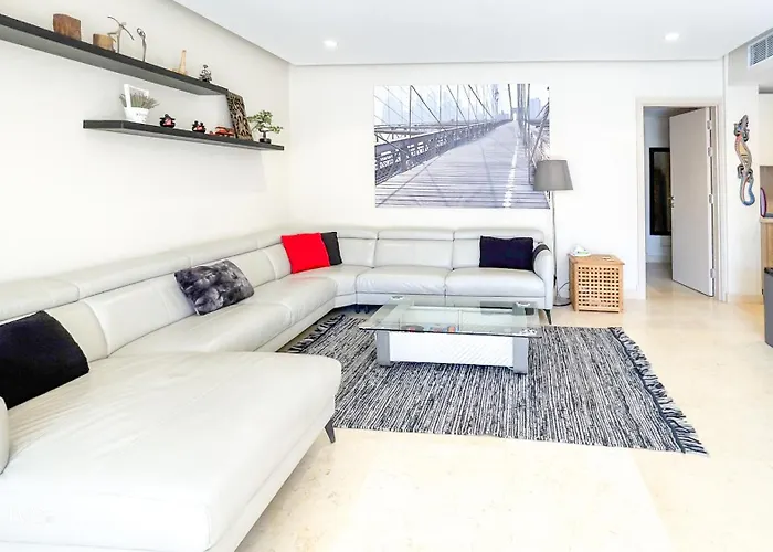 Apartment Ollystays - Walk To & Pool, Free Access, Mangroovy 2br !
